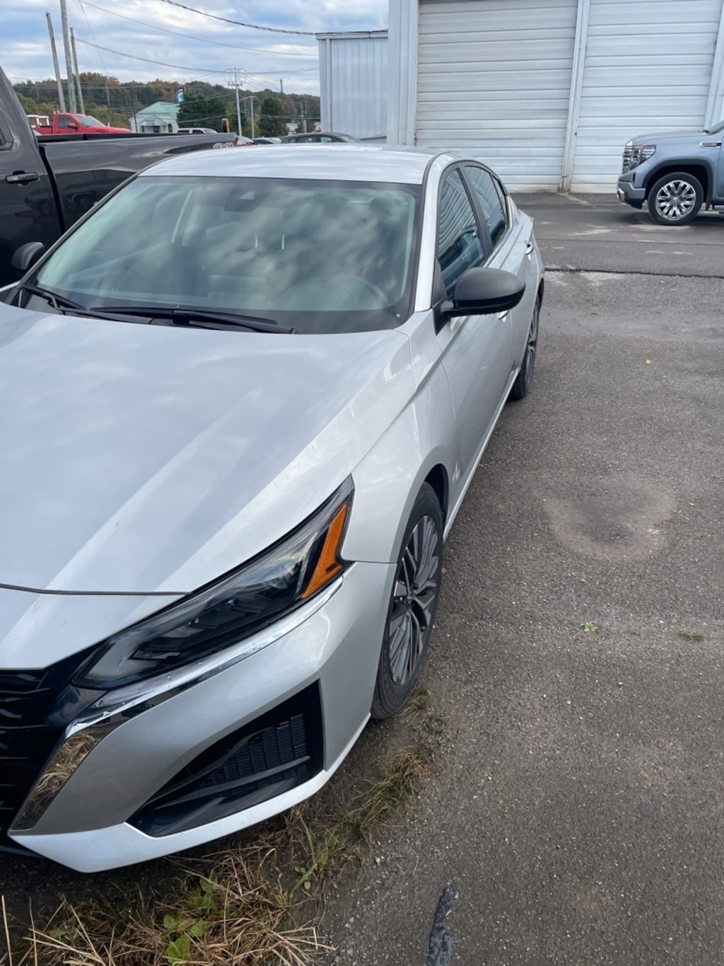 Used 2024 Nissan Altima 2.5 SV Sedan