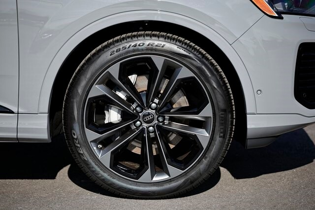 2025 Audi Q7 55 Prestige photo 4