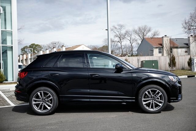 2025 Audi Q3 S line Premium photo 2
