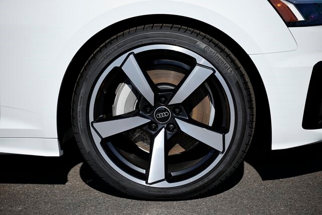 2025 Audi A5 45 S line Premium Plus photo 4