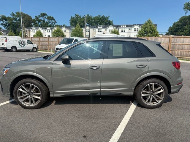2022 Audi Q3 S line Premium Plus photo 2