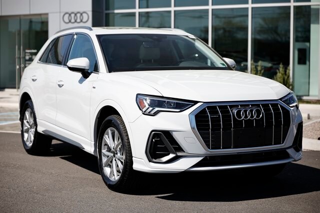 2025 Audi Q3 Premium Plus photo 2
