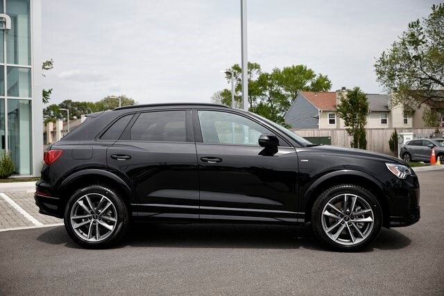 2025 Audi Q3 S line Premium photo 3