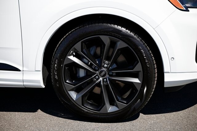 2025 Audi Q7 55 Prestige photo 3