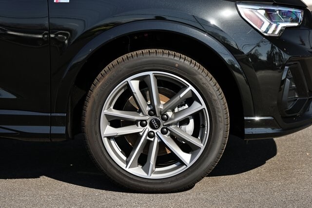 2025 Audi Q3 Premium photo 4