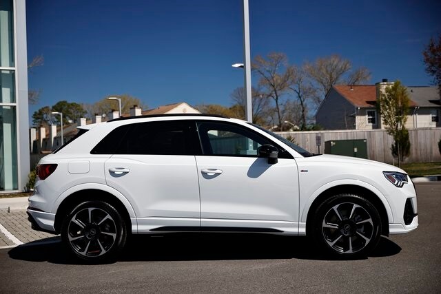 2025 Audi Q3 S line Premium Plus photo 3