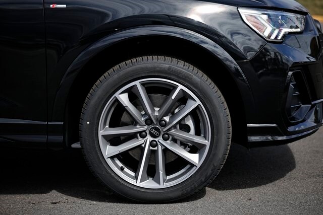 2025 Audi Q3 S line Premium photo 3