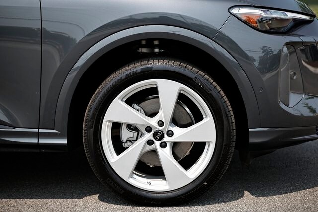 2025 Audi Q5 2.0T Premium Plus photo 4