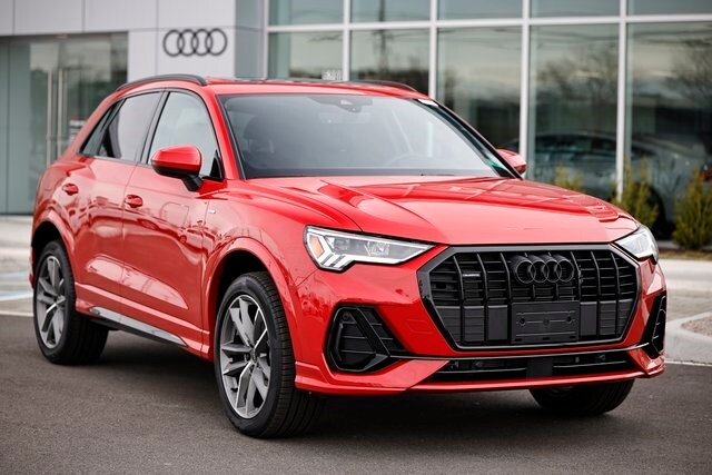 2025 Audi Q3 S line Premium photo 2