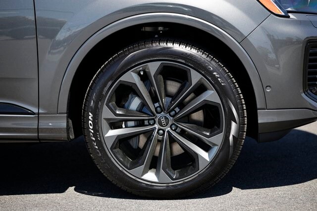 2025 Audi Q7 55 Premium Plus photo 4