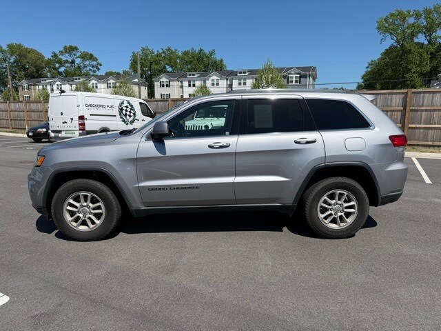 2020 Jeep Grand Cherokee Laredo E photo 2