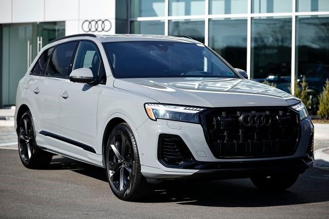 2025 Audi Q7 55 Prestige photo 2