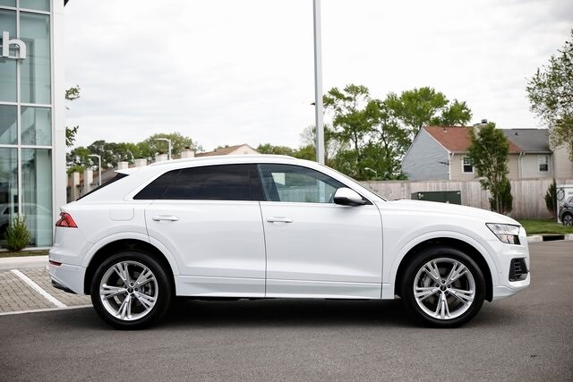 2023 Audi Q8 55 Premium photo 3