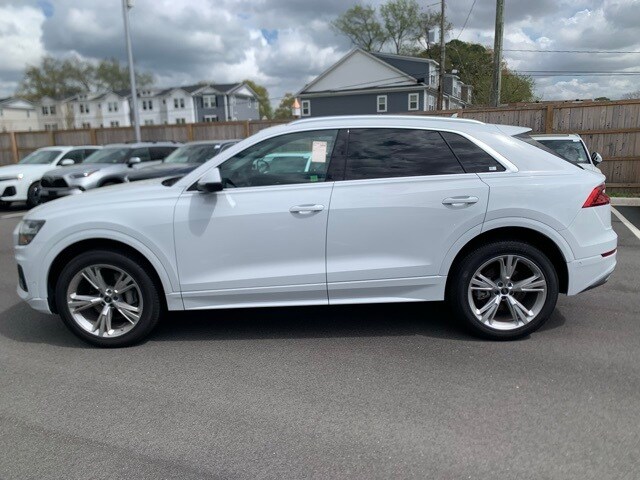 2023 Audi Q8 55 Premium Plus photo 2