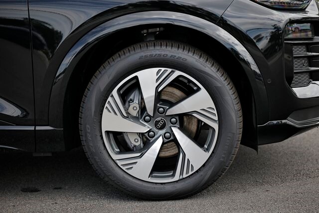 2025 Audi e-tron Premium Plus photo 4