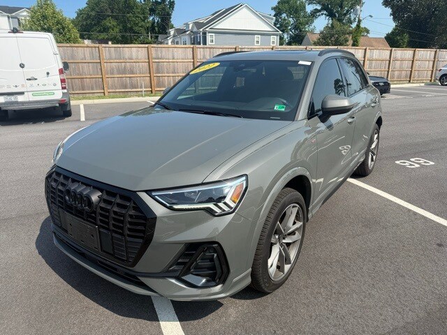 2022 Audi Q3 S line Premium Plus photo 3