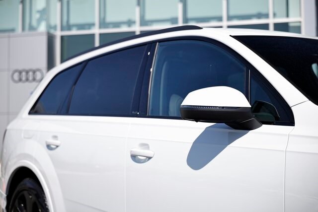 2025 Audi Q7 55 Prestige photo 4