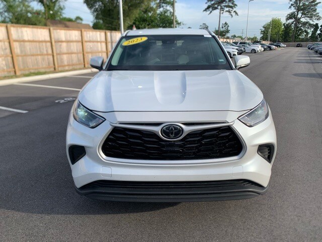 2023 Toyota Highlander L photo 4