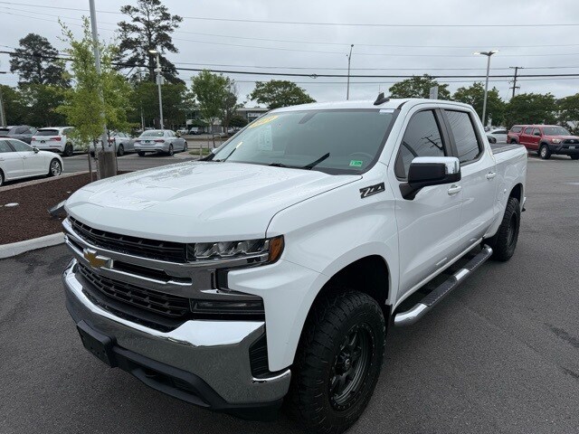 2019 Chevrolet Silverado 1500 LT photo 3