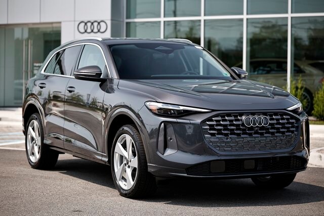 2025 Audi Q5 2.0T Premium Plus photo 2