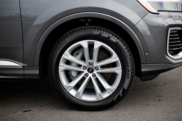 2025 Audi Q7 45 Premium photo 4