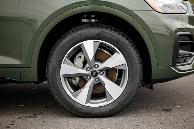 2025 Audi Q5 40 Premium Plus photo 4