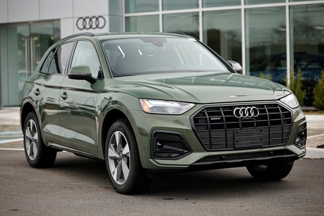 2025 Audi Q5 40 Premium Plus photo 2