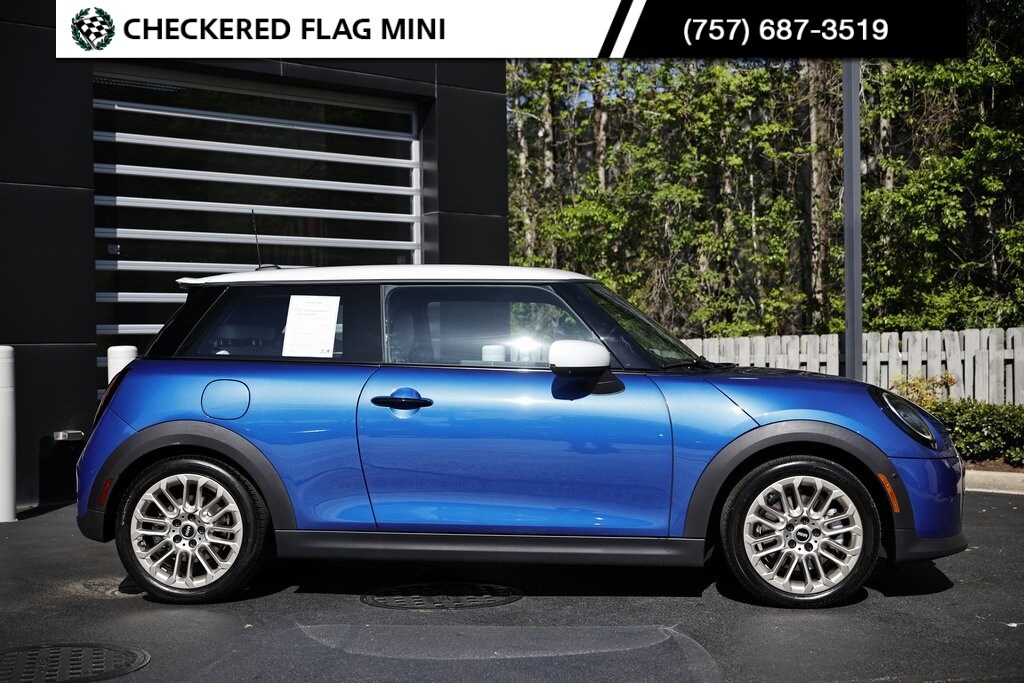 2025 Mini Cooper S Iconic photo 3