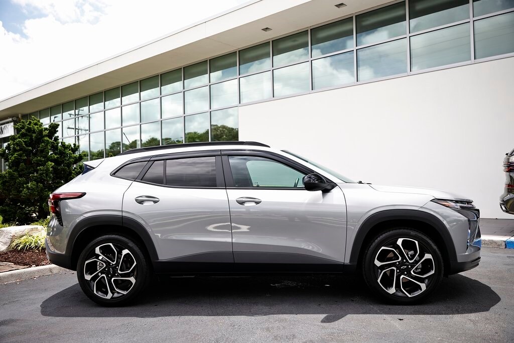 2024 Chevrolet Trax photo 3