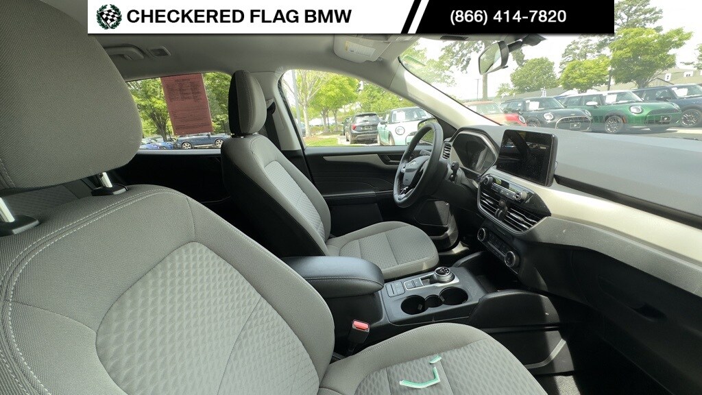 2022 Ford Escape SE photo 4