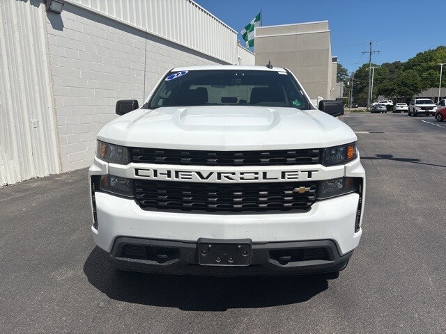 2022 Chevrolet Silverado 1500 Custom photo 2