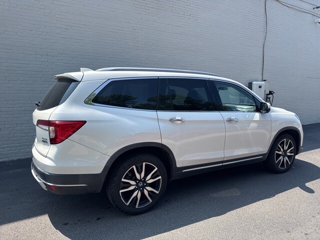 2019 Honda Pilot Elite photo 3