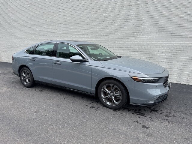 2023 Honda Accord Hybrid EX-L photo 2