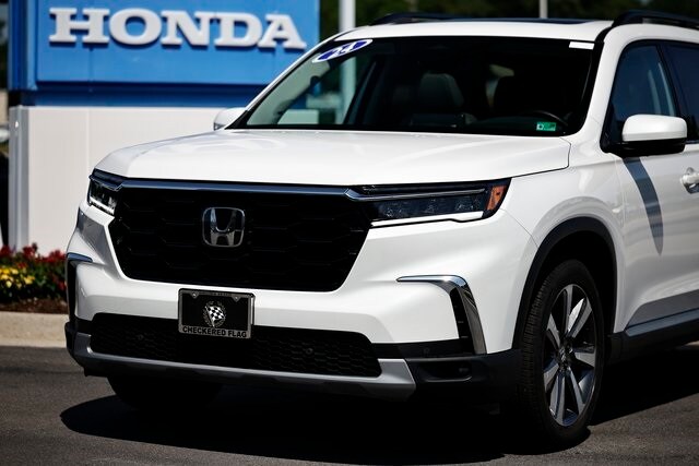 2024 Honda Pilot Touring photo 2
