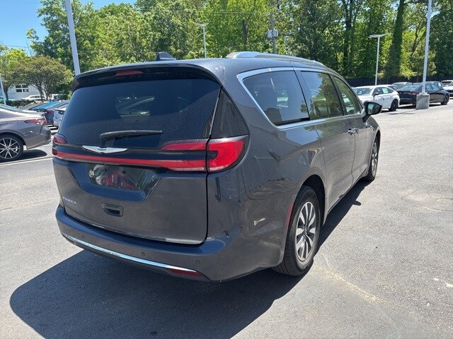 2021 Chrysler Pacifica Hybrid Touring L photo 4