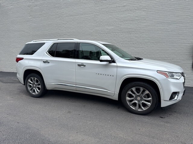 2019 Chevrolet Traverse Premier photo 2