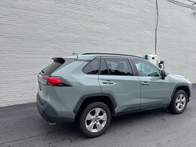2021 Toyota RAV4 XLE photo 3