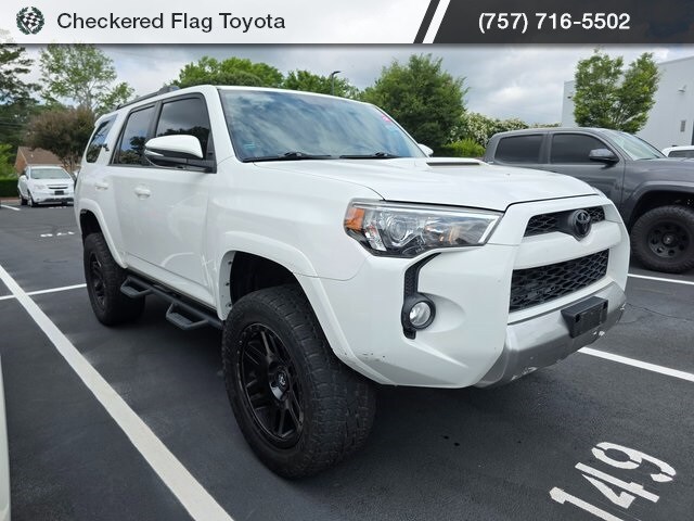 2019 Toyota 4Runner TRD Off-Road Premium photo 3