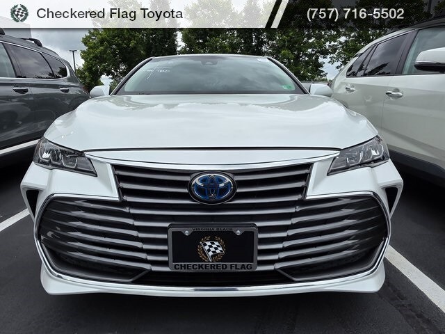 2021 Toyota Avalon Hybrid XLE Plus photo 2
