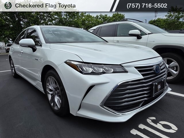 2021 Toyota Avalon Hybrid XLE Plus photo 3