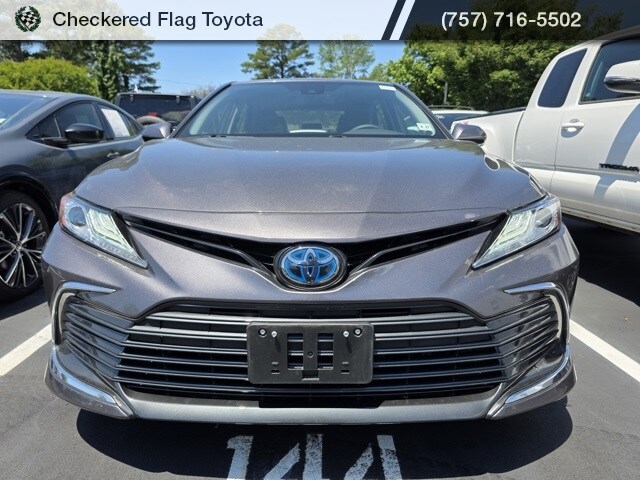 2022 Toyota Camry Hybrid XLE photo 2