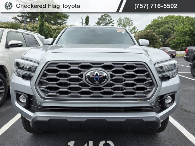 2023 Toyota Tacoma TRD Off-Road photo 2