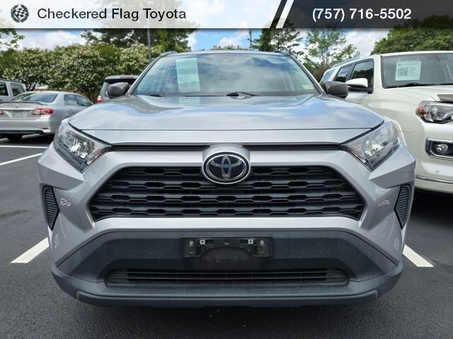 2021 Toyota RAV4 LE photo 2