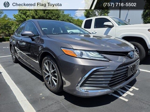 2022 Toyota Camry Hybrid XLE photo 3
