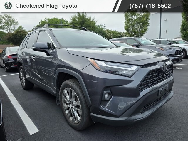 2022 Toyota RAV4 XLE Premium photo 3