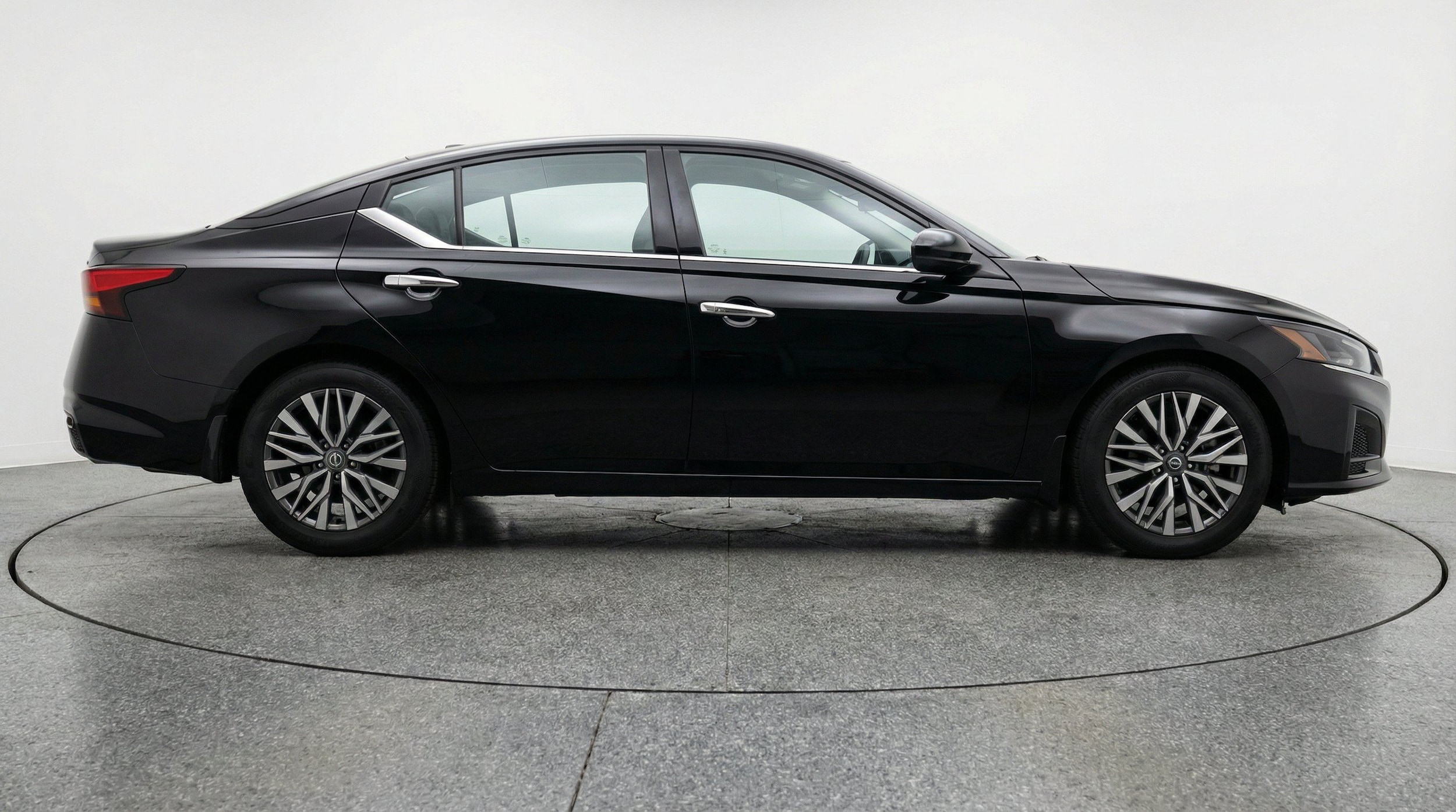 Thumbnail: 2025 Nissan Altima - 11