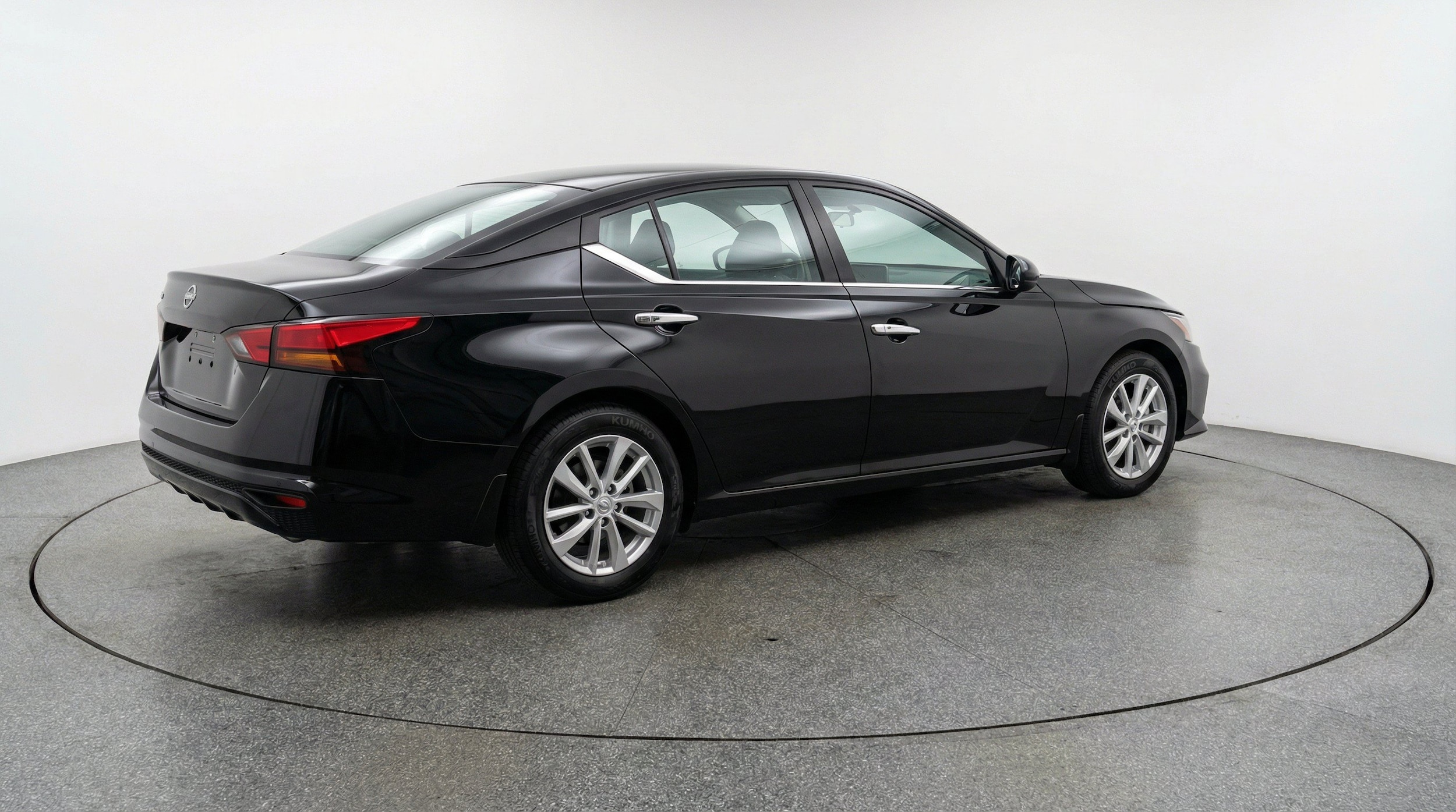 Thumbnail: 2025 Nissan Altima - 9