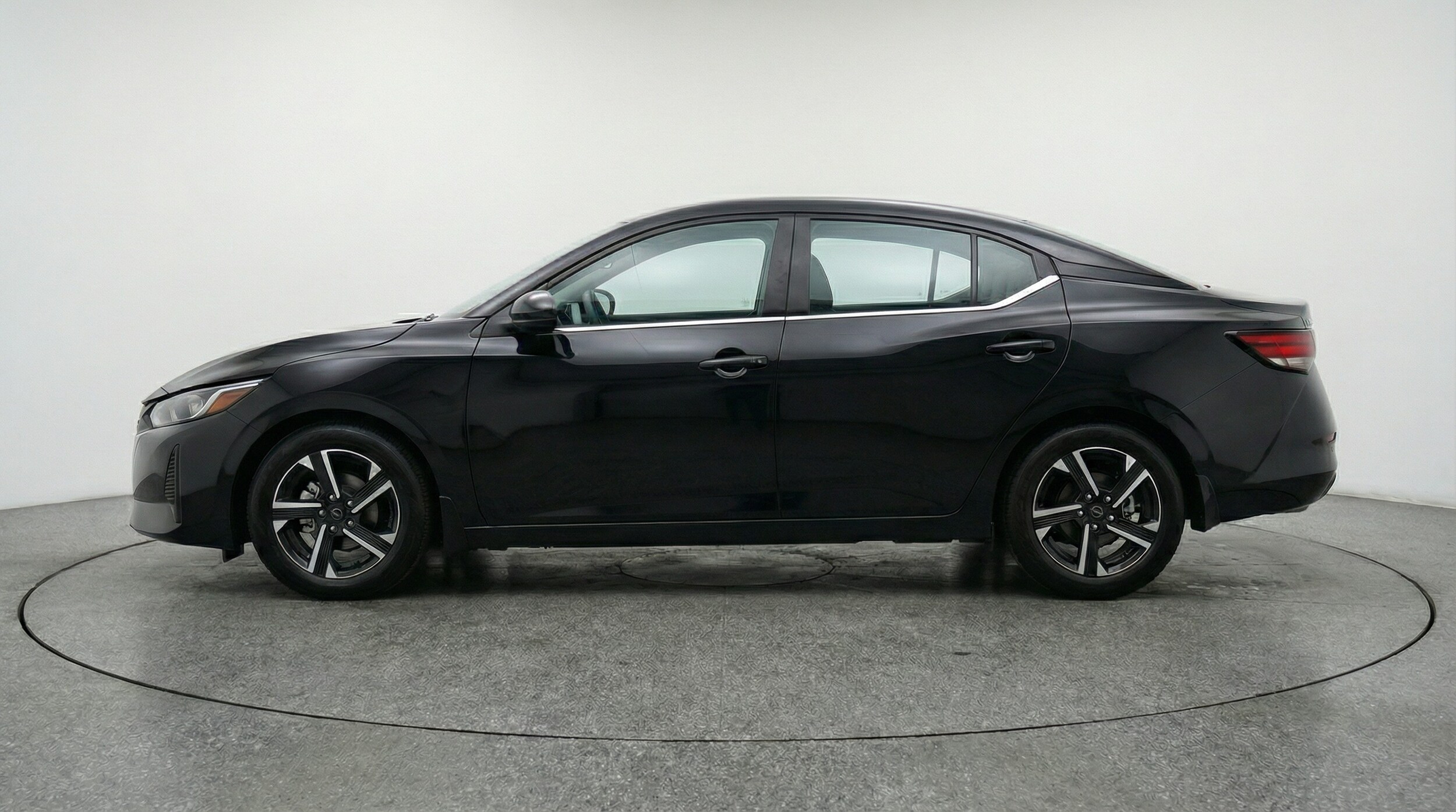 Thumbnail: 2025 Nissan Sentra - 4