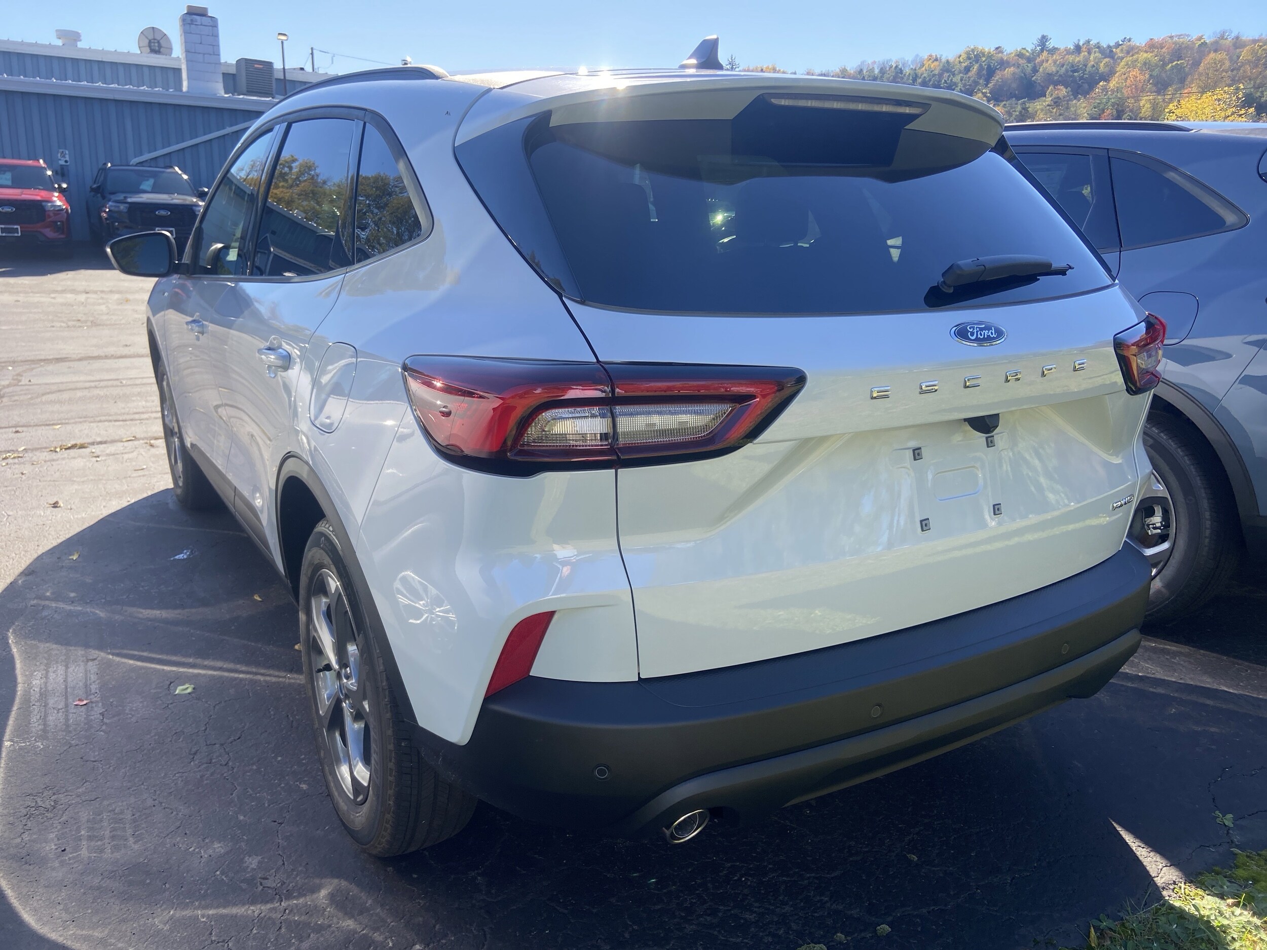 2025 Ford Escape ST-Line photo 2