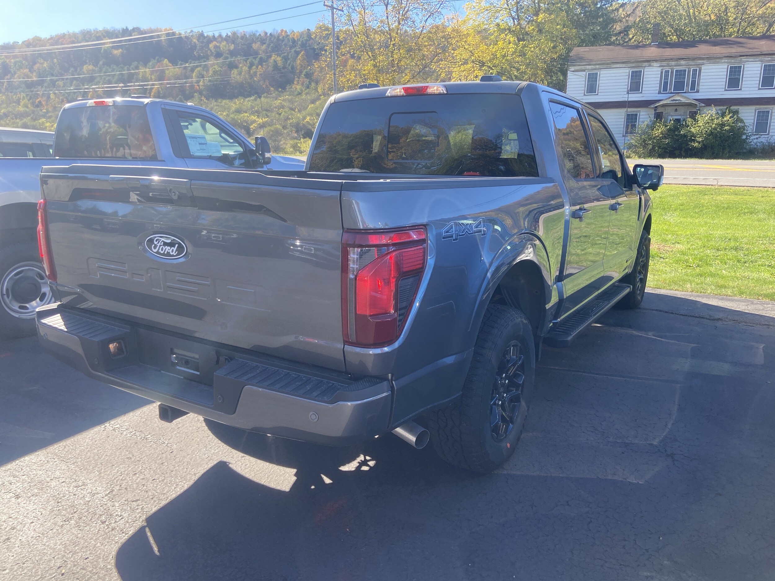 2025 Ford F-150 XLT photo 2